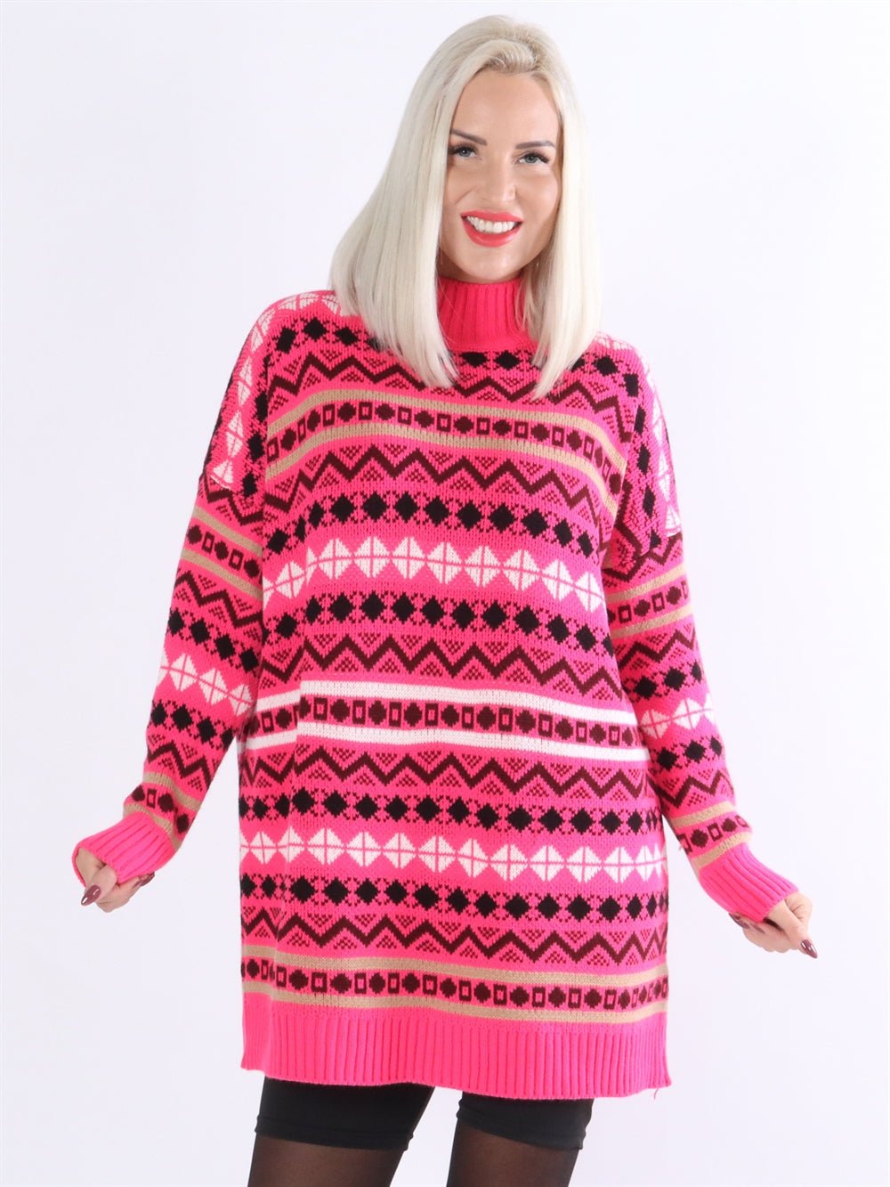 Lia - Mönstrad stickad klänning